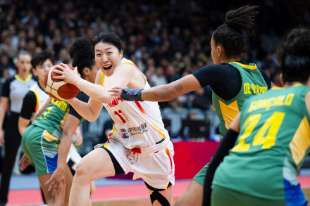 世界杯资格赛收官 中国女篮战胜巴西女篮