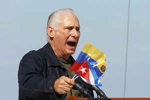 古巴领导人回应美国威胁：任何外来侵略者都将撞上一道不可攻破的抵抗防线