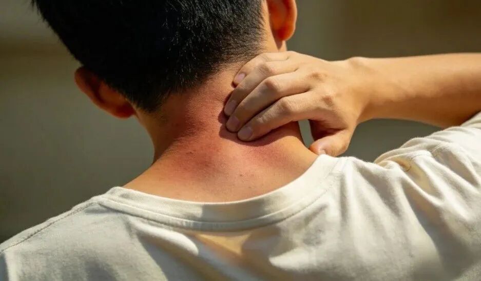 身上发痒一查竟是肝癌？4个“不起眼”的肝脏求救信号，太多人忽视了