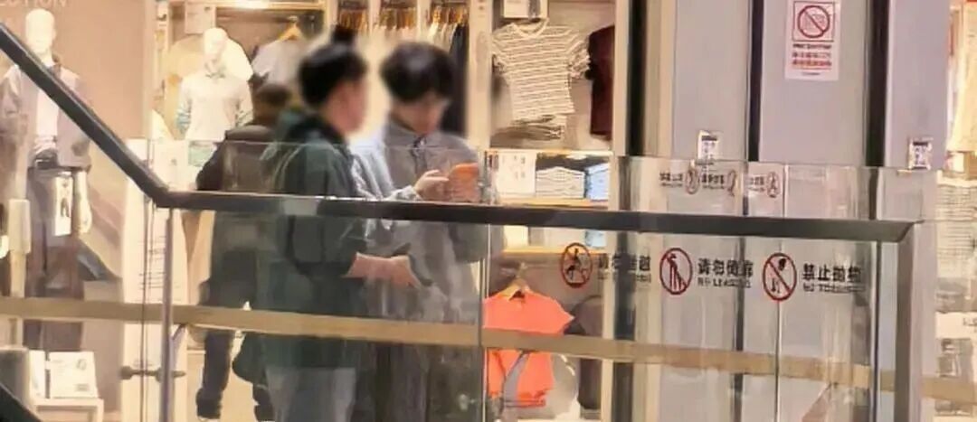 前方等位3200多桌，女子排队到崩溃！现场一幕却让人愤怒