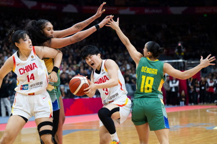 世界杯资格赛收官 中国女篮战胜巴西女篮