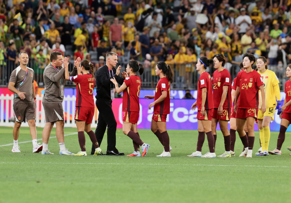 中国女足队长吴海燕：没进决赛令人沮丧，但球队正在成长