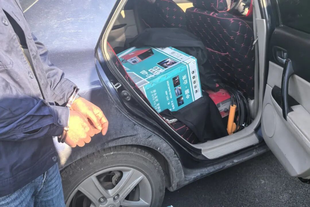 冒充电网工作人员窜至排湖招摇撞骗，拘留！