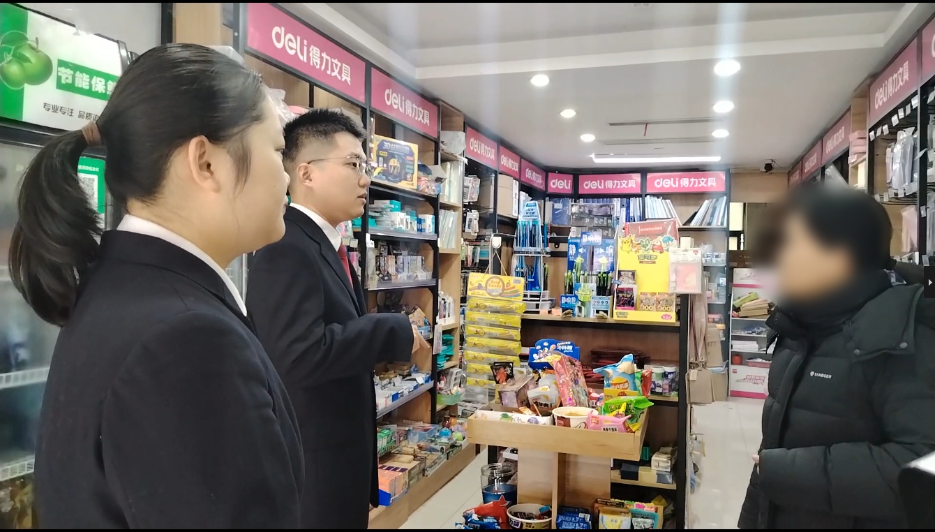 小卡片暗藏大危害，检察机关清除校园周边“儿童彩票”乱象