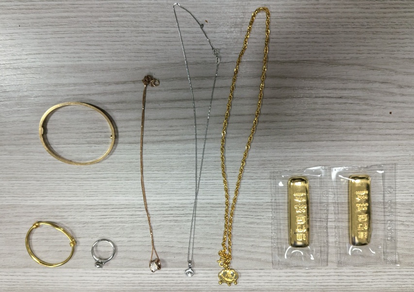 海宁一市民报警称家中失窃，第二天警方从河里打捞上一个保险箱……