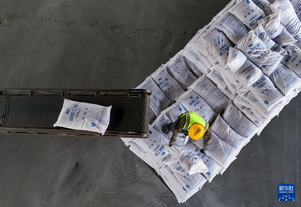 黑龙江：铁路农资运输保春耕