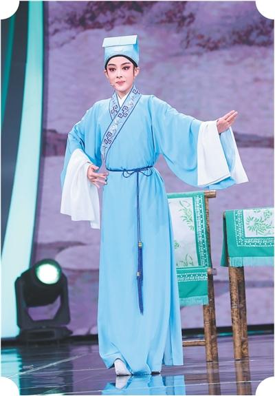 在乡间，唱越剧看山水