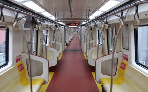 北京地铁1号线八通线新型列车投运 逐步替代老旧车型