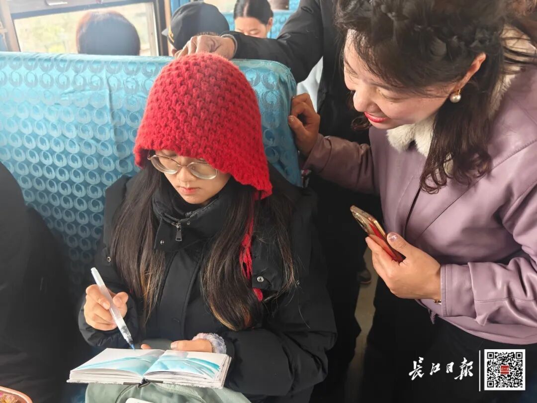 “6元环游武汉”火出圈！有人专程从北京赶来，“4月初就要停运”