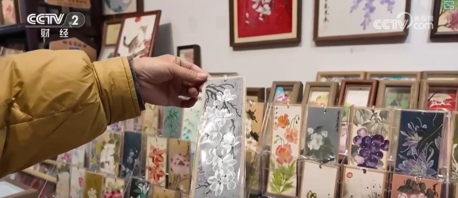 “鲜花+”催生消费“新宠” “春日经济”一路繁花“新”意十足