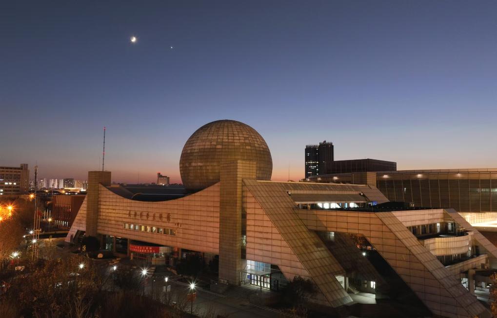 “长庚伴月”将于春分日重现天宇，等你来赏！