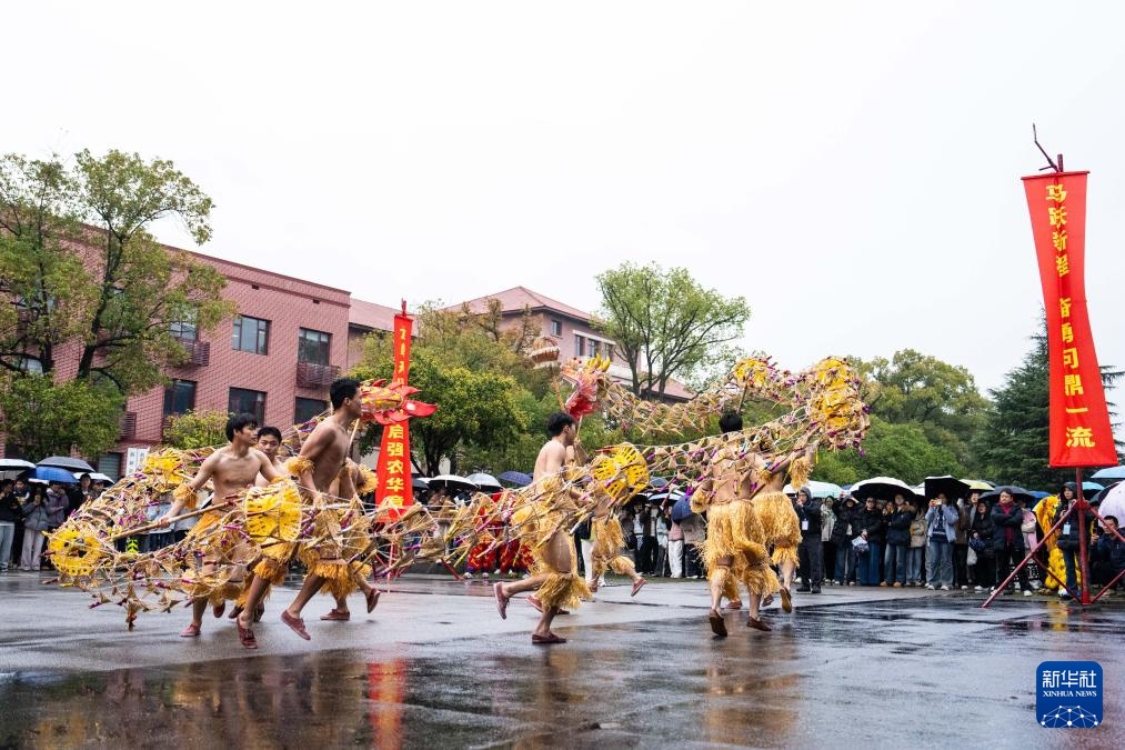 湖南长沙：校园民俗活动迎接“二月二”