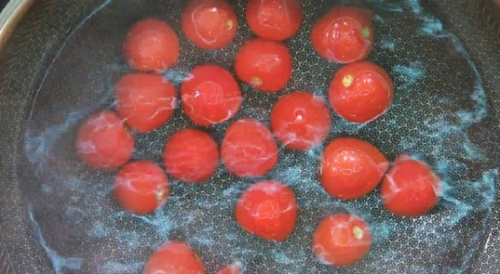 这3种红色水果，养骨不输牛奶！还可降低15%关节炎风险