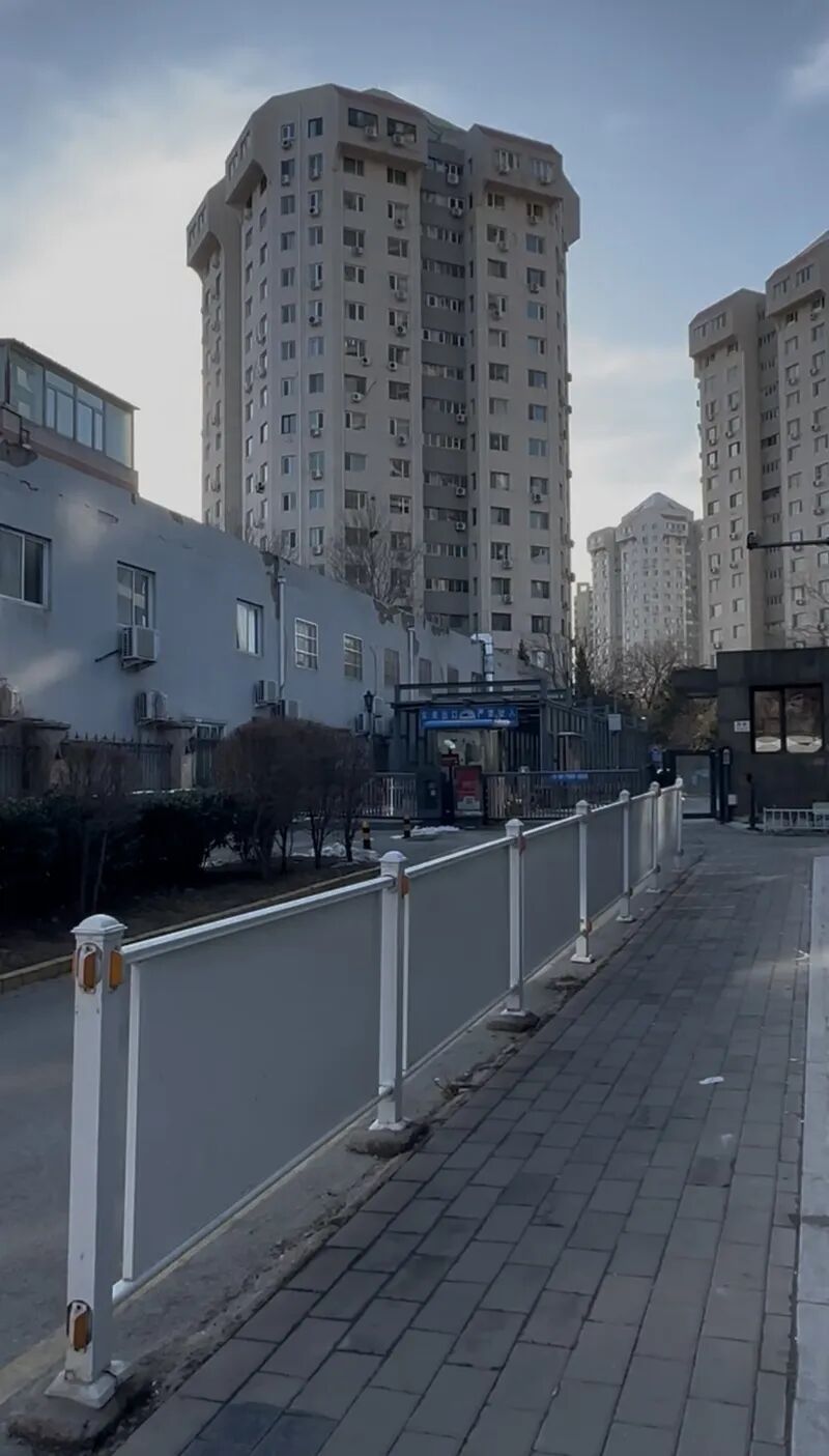 舍近求远，被迫绕行多处拥堵点！北京这条路能否改回双行道？