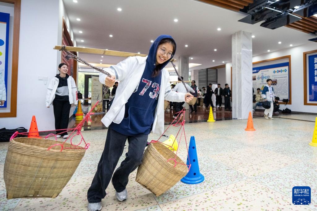 湖南长沙：校园民俗活动迎接“二月二”