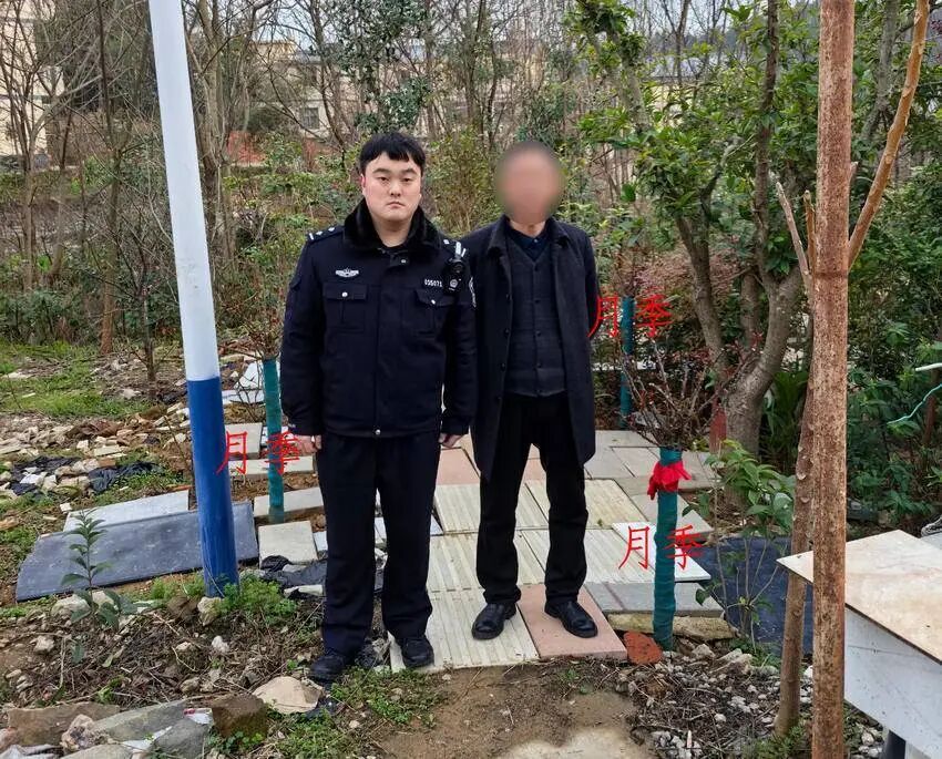 名贵月季接连被盗 民警化身 “追花人”