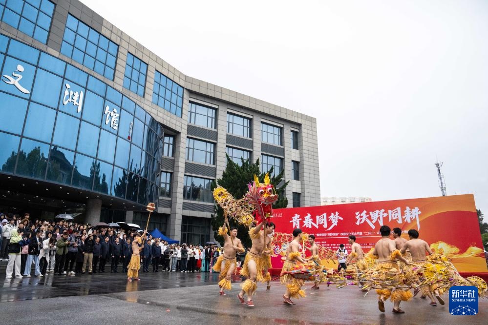 湖南长沙：校园民俗活动迎接“二月二”