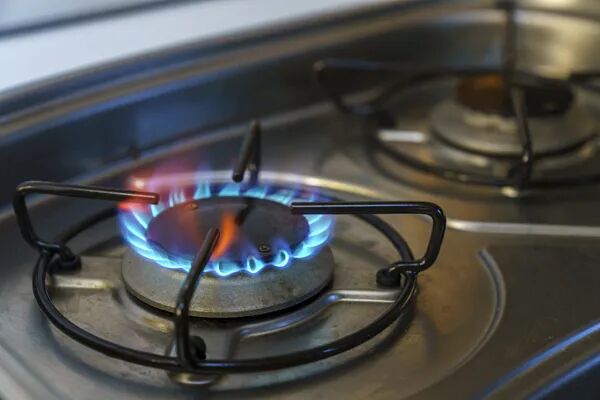 居民报警：有刺鼻气味，像燃气泄漏！消防：这箱榴莲“威力挺大”