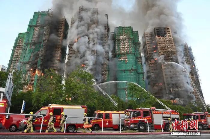 香港披露何伟豪殉职经过：曾发求救信号，或从31楼破窗逃生，不幸坠亡
