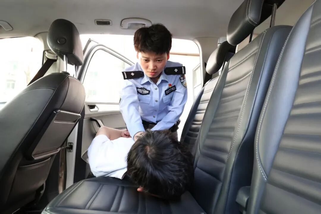 硬核又飒爽！“快快警官”办案日常火遍全网！