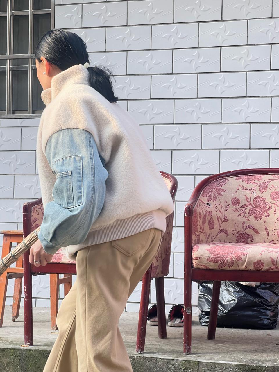 湖北姐姐找回32年前从自己手上被拐的弟弟，翻修旧宅迎弟弟回家，邻居：她盼到头了！