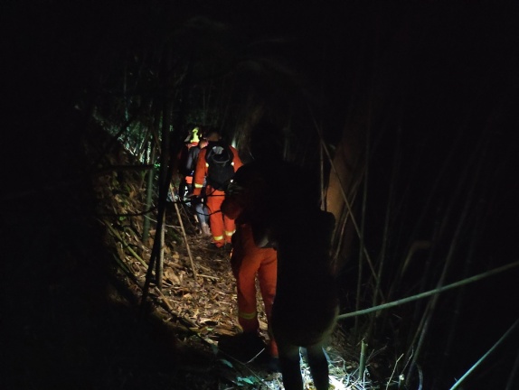 春季爬山，注意这4点，关键时候可保命→