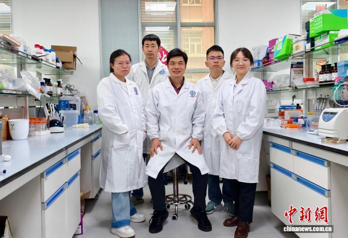 安全高效“快递”健康胶囊 中国科学家研发重大疾病全新治疗方案