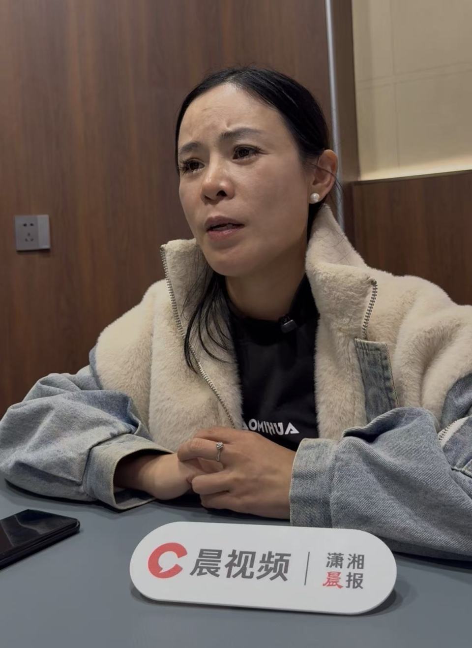湖北姐姐找回32年前从自己手上被拐的弟弟，翻修旧宅迎弟弟回家，邻居：她盼到头了！