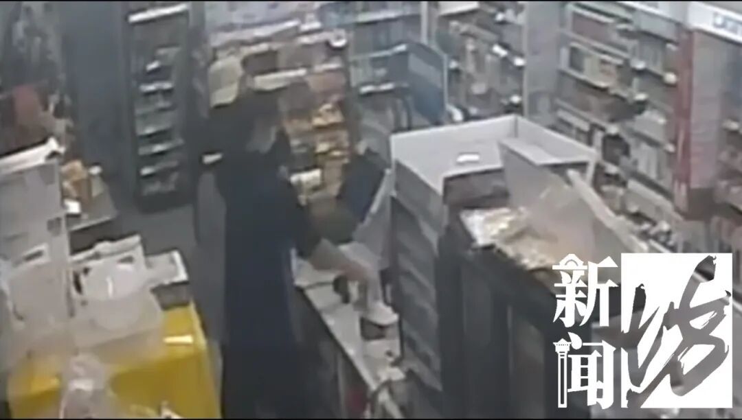 不对劲！上海一男子淡定结账，出门却拔腿就跑！店员懵圈…