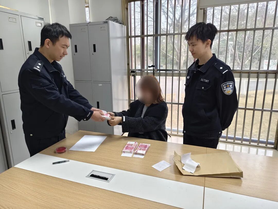 镇江一女子被“航天员”男友诱骗! 镇江一女子被“航天员”男友诱骗!