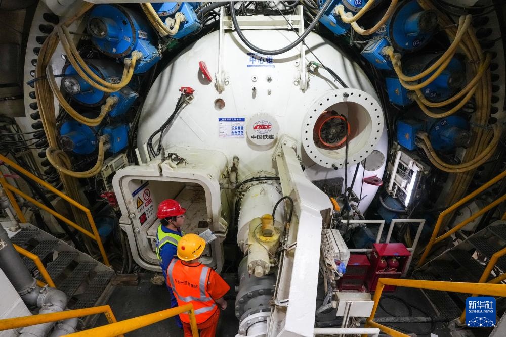 济南航天大道黄河隧道南线盾构顺利贯通 济南航天大道黄河隧道南线盾构顺利贯通
