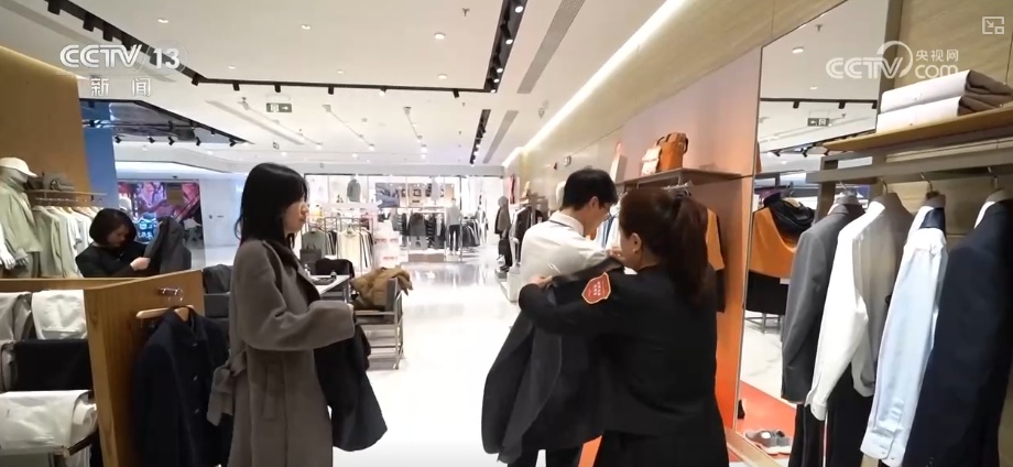 “稳健”“旺盛”“增长”“壮大” 透视关键词感知消费市场“新”动力