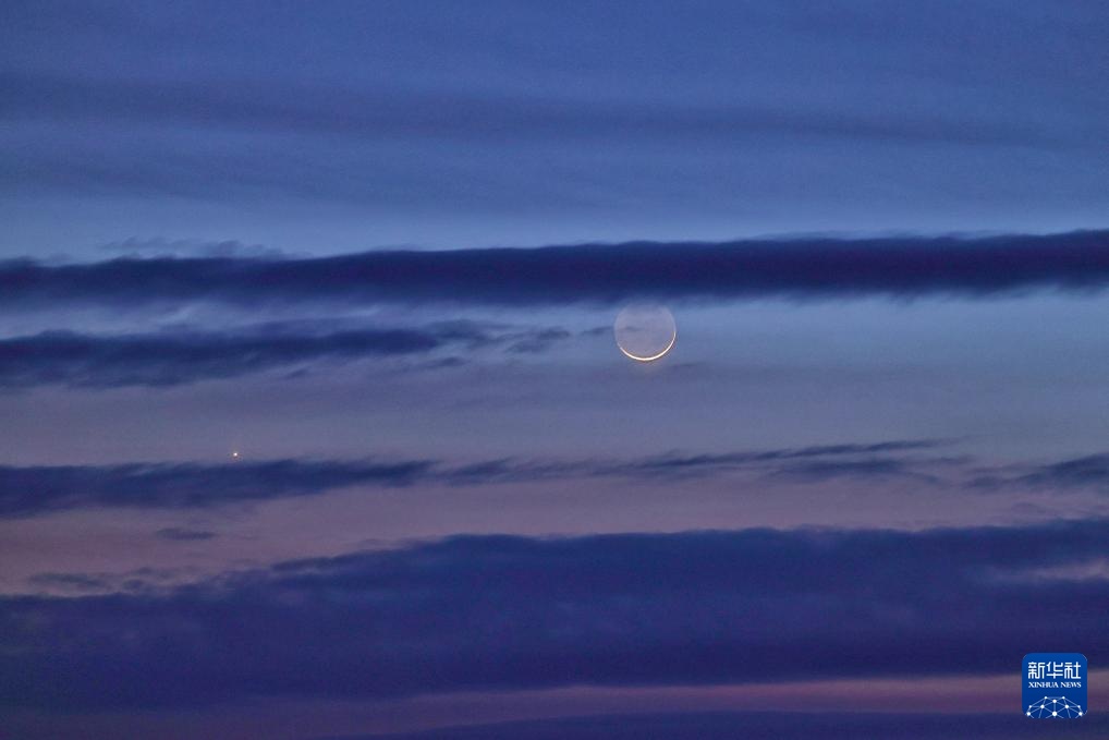 “长庚伴月”春分现天宇 “长庚伴月”春分现天宇