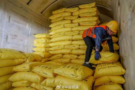 铁路部门抢抓农时保障春耕物资高效运输