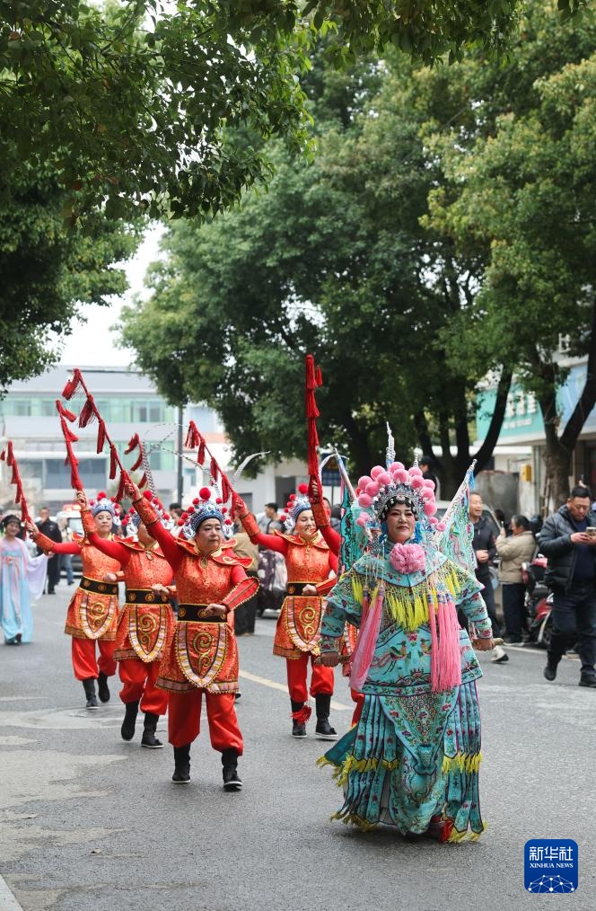 老街特色共富市集 助力春日文旅消费