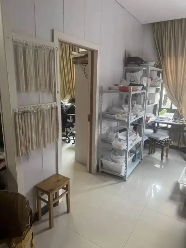 女子入职半年偷走公司价值200万元的珠宝！“蚂蚁搬家”式作案500多件，手法曝光