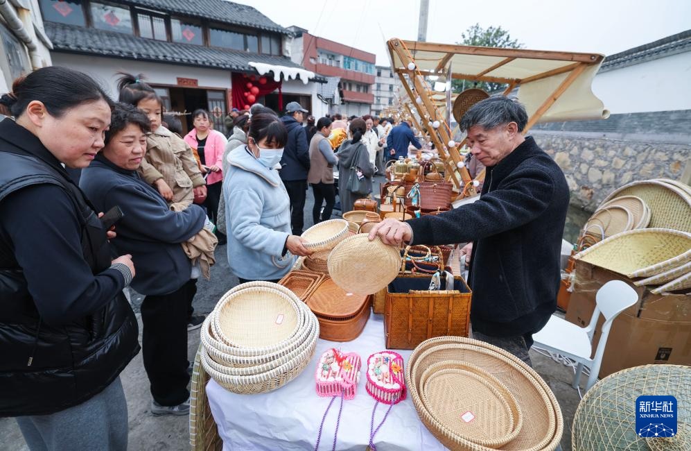 老街特色共富市集 助力春日文旅消费