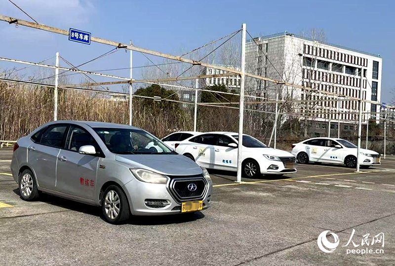 “一天服务没享受，一进一出扣我2000多元？”