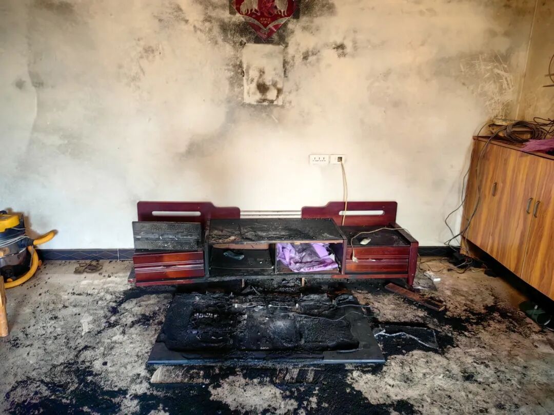 后怕!女子窗边大喊救命,只因睡前忘了这件事 后怕!女子窗边大喊救命,只因睡前忘了这件事