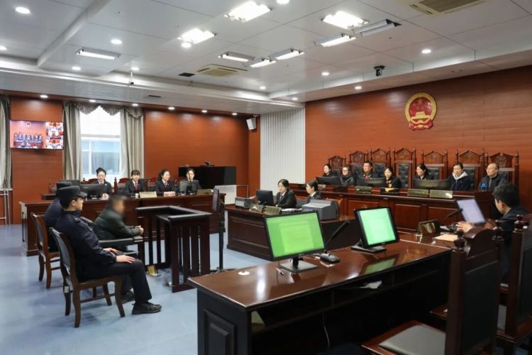 王某在淄博受审！购买熊爪、熊牙等10余件，被索赔99212元