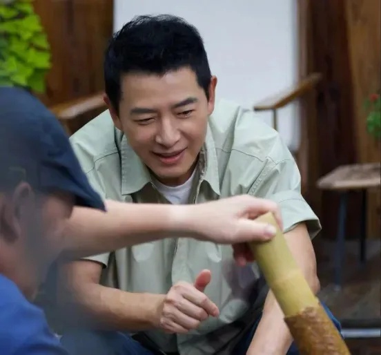 主持人戴军称曾在潜水时被拔呼吸器威胁拍照,有人猜事发三亚;三亚辟谣:不是 主持人戴军称曾在潜水时被拔呼吸器威胁拍照,有人猜事发三亚;三亚辟谣:不是