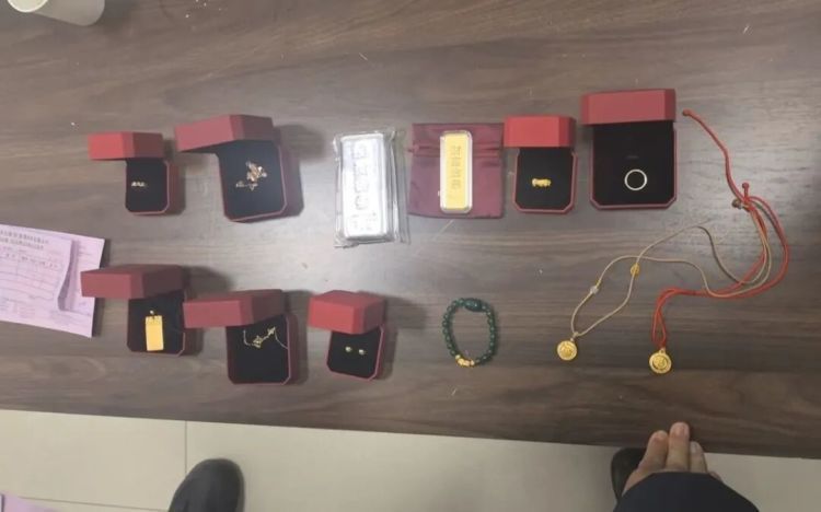 济南一女子遇到自称军人的陌生网友搭讪，掉入感情陷阱，被骗40余万元