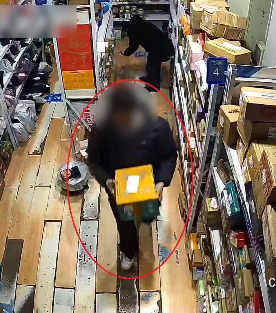 调包盗窃，欲钻漏洞“薅羊毛”！糊涂夫妻网学歪术落法网