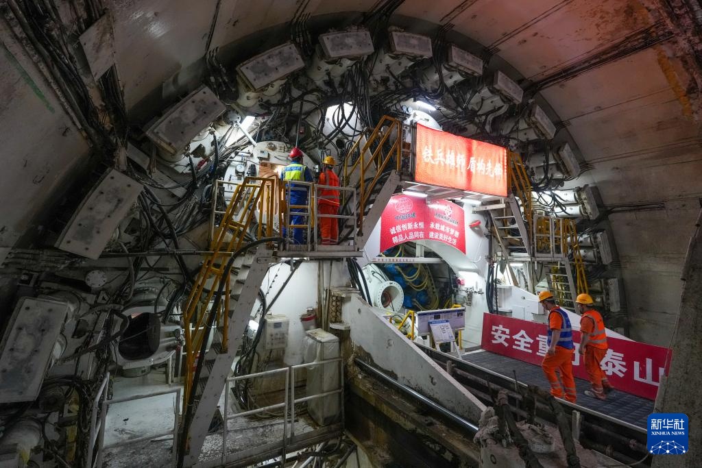 济南航天大道黄河隧道南线盾构顺利贯通 济南航天大道黄河隧道南线盾构顺利贯通