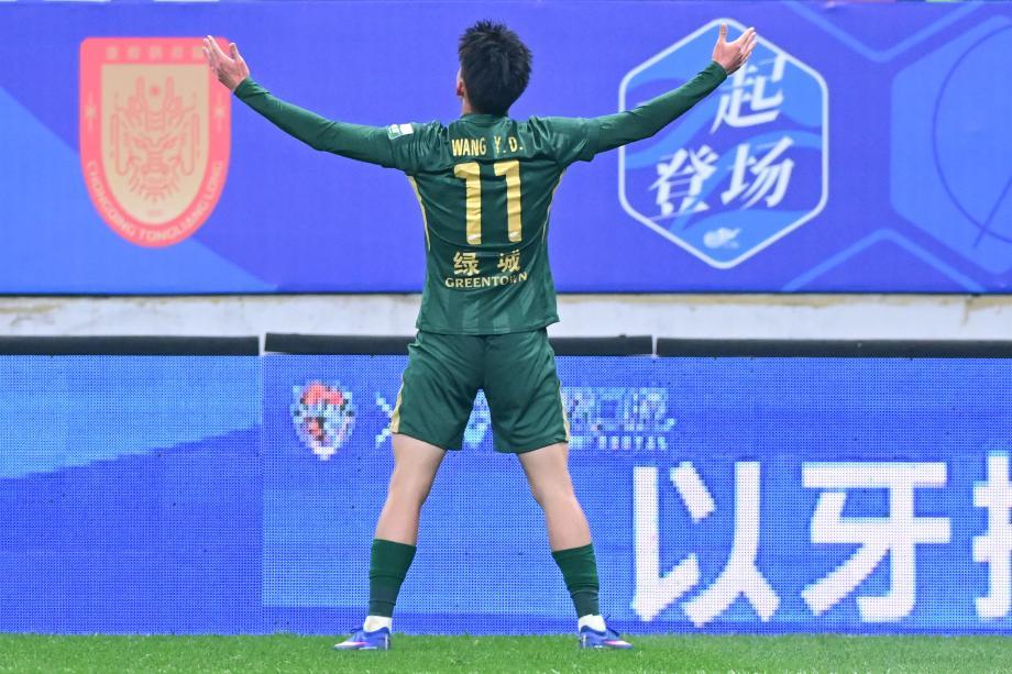 中超-王钰栋梅开二度 浙江队4-1逆转战胜青岛海牛