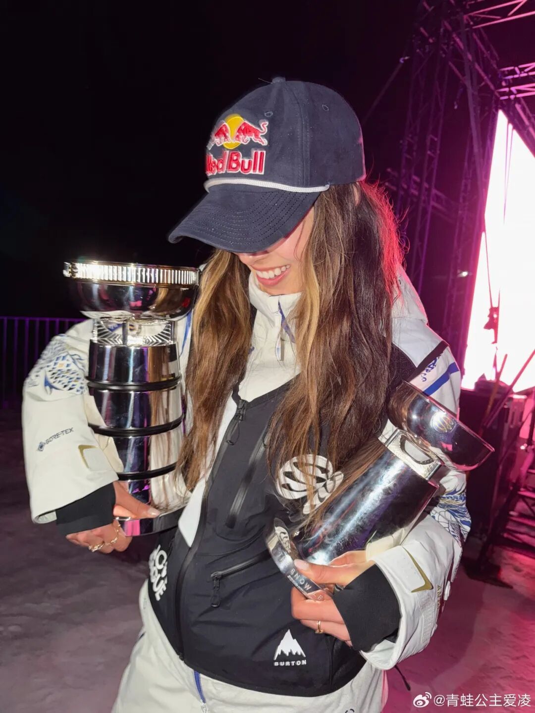 谷爱凌收获冬奥会后首冠