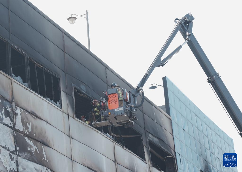 韩国工厂火灾致14人死亡 没有中国公民伤亡 韩国工厂火灾致14人死亡 没有中国公民伤亡