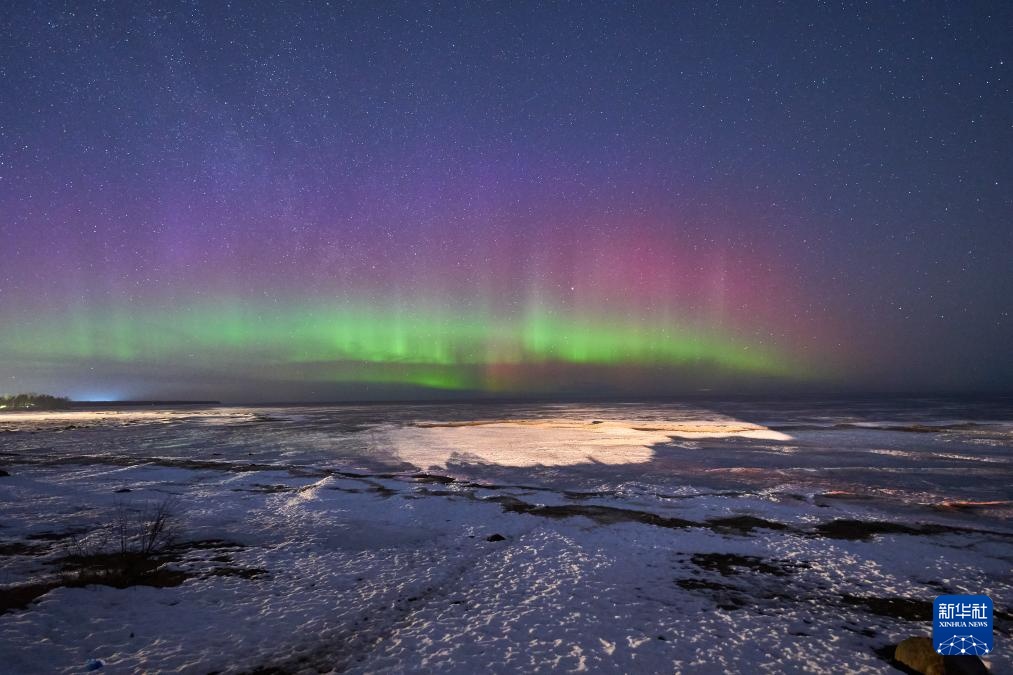 俄罗斯拉多加湖：绚丽极光