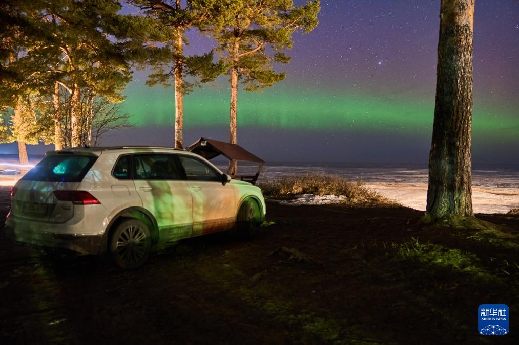 俄罗斯拉多加湖：绚丽极光