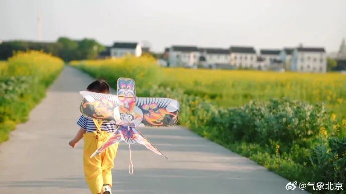 北京今晚有小雨，明天有6-7级风，天气预报来了